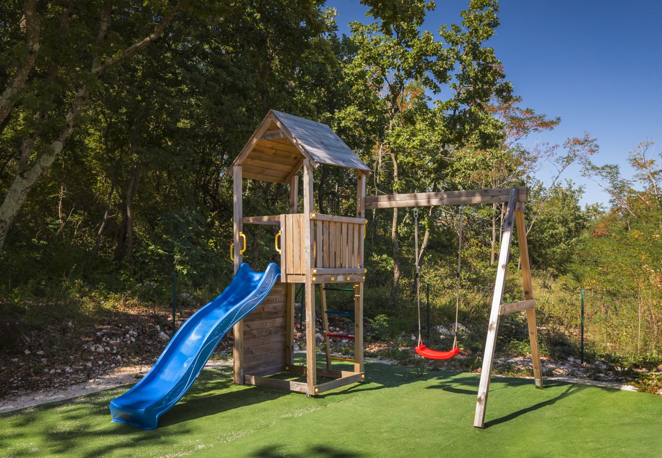 Villa in Brajkovici - Villa Ox in Central Istria for 14 persons with 56 m2 heated pool, kids playground & large garden