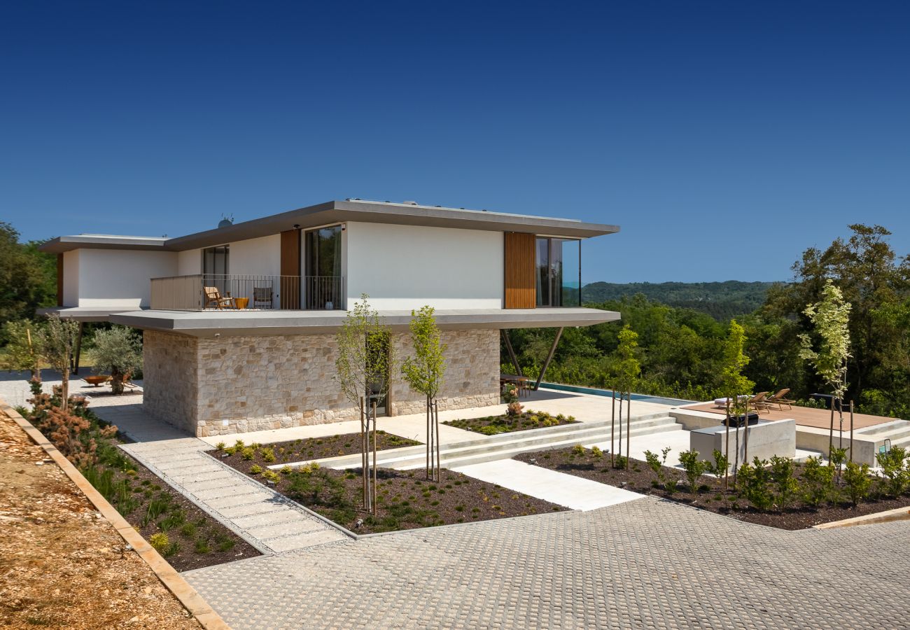 Villa in Brajkovici - Villa bOx in Central Istria for 14 persons with wellness, 54 m2 heated pool, & kids playground