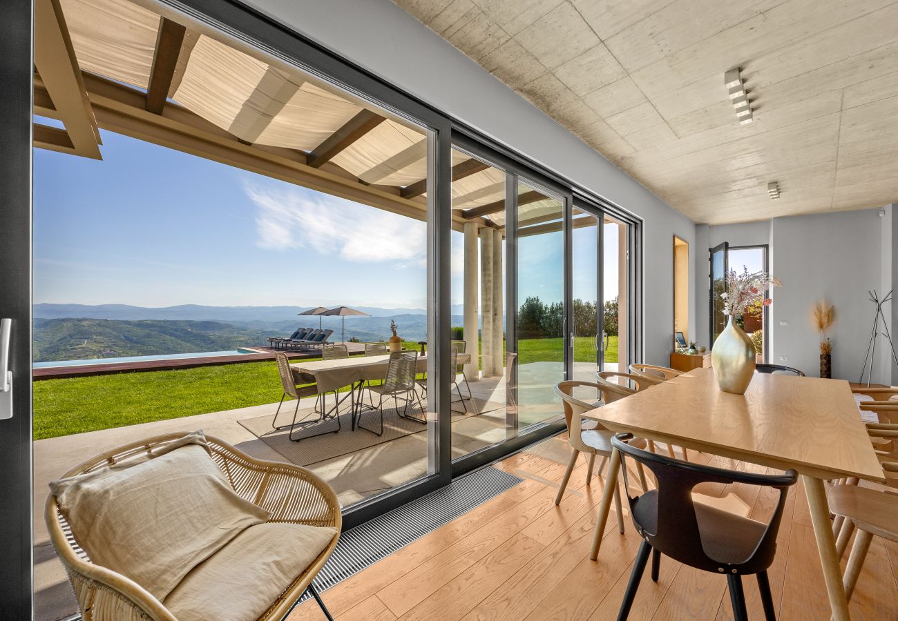 Villa in Pazin - Villa Vista Zamask for 7 persons near Motovun with 60 m2 heated pool, free bikes & panoramic view