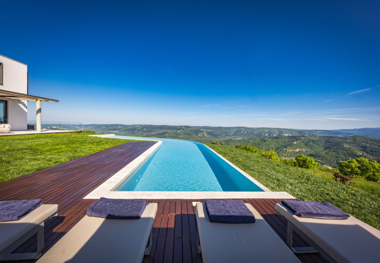 Villa in Pazin - Villa Vista Zamask for 7 persons near Motovun with 60 m2 heated pool, free bikes & panoramic view