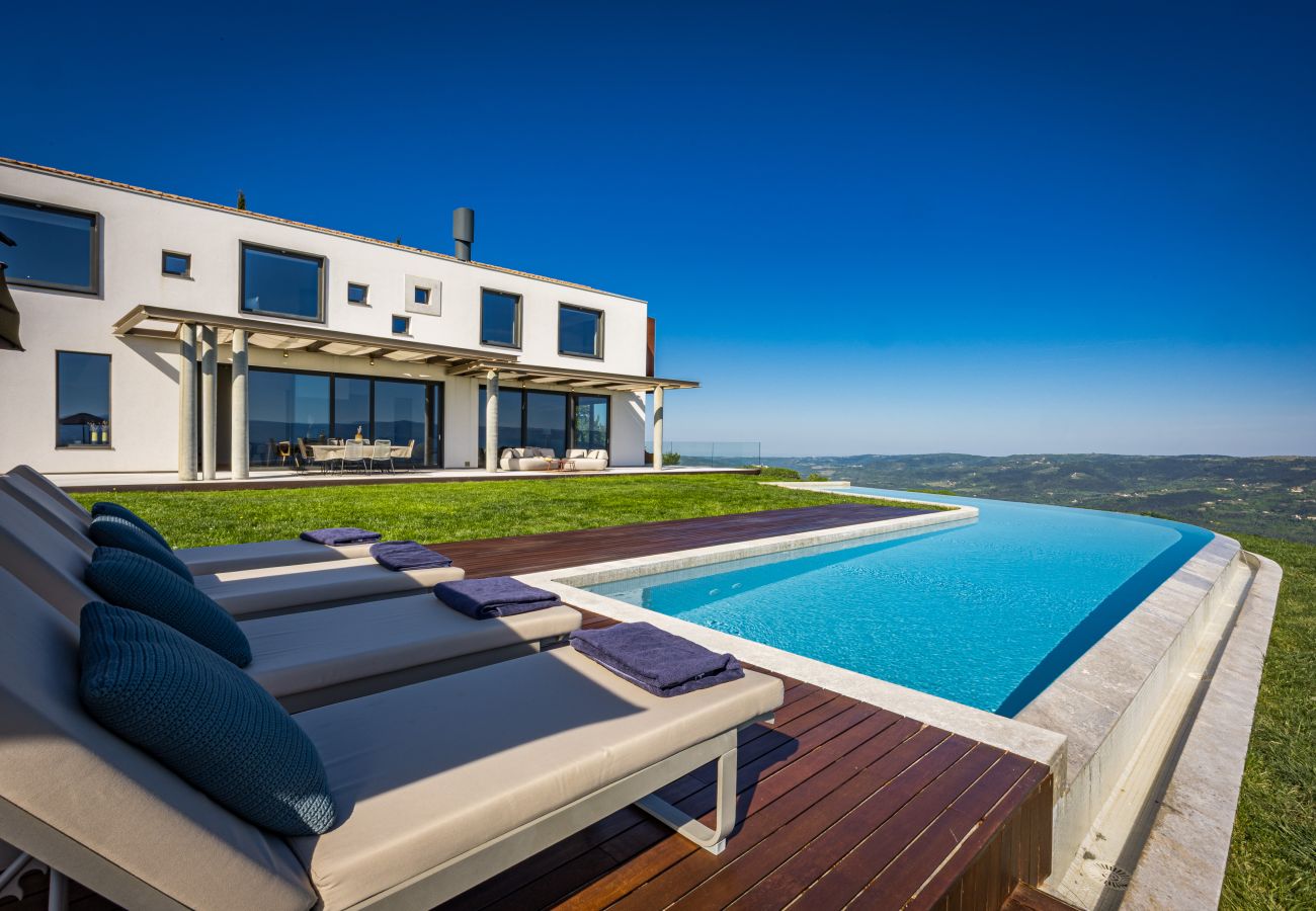 Villa in Pazin - Villa Vista Zamask for 7 persons near Motovun with 60 m2 heated pool, free bikes & panoramic view