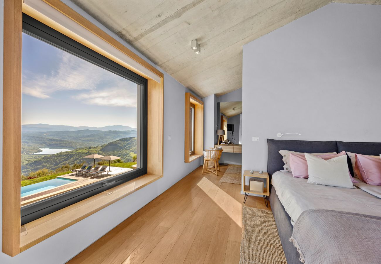 Villa in Pazin - Villa Vista Zamask for 7 persons near Motovun with 60 m2 heated pool, free bikes & panoramic view