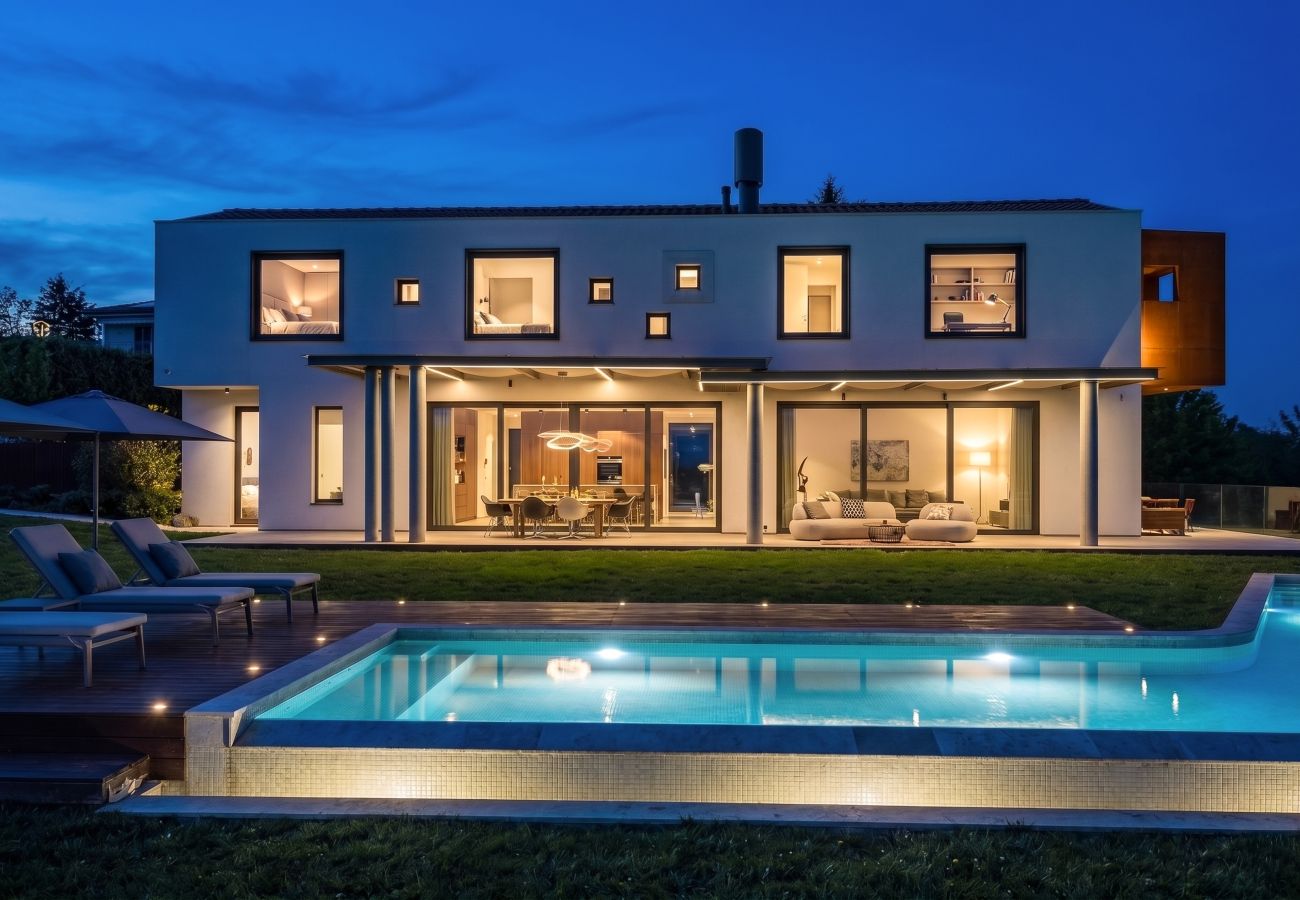 Villa in Pazin - Villa Vista Zamask for 7 persons near Motovun with 60 m2 heated pool, free bikes & panoramic view
