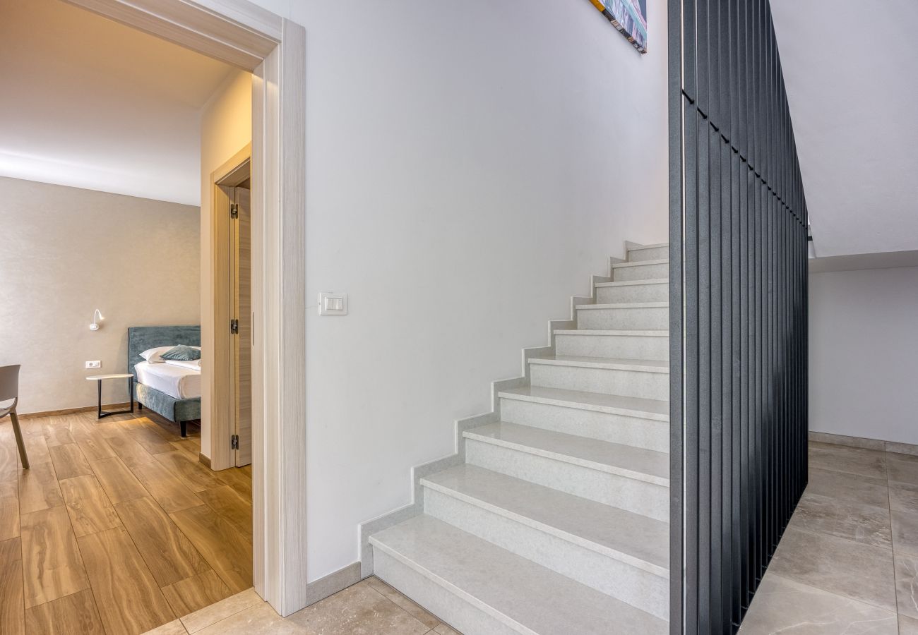 Villa in Kringa - Villa Blanka in Central Istria for 8 persons with 50 m2 private pool, jacuzzi and free bikes