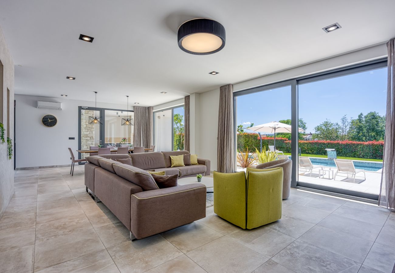 Villa in Kringa - Villa Blanka in Central Istria for 8 persons with 50 m2 private pool, jacuzzi and free bikes