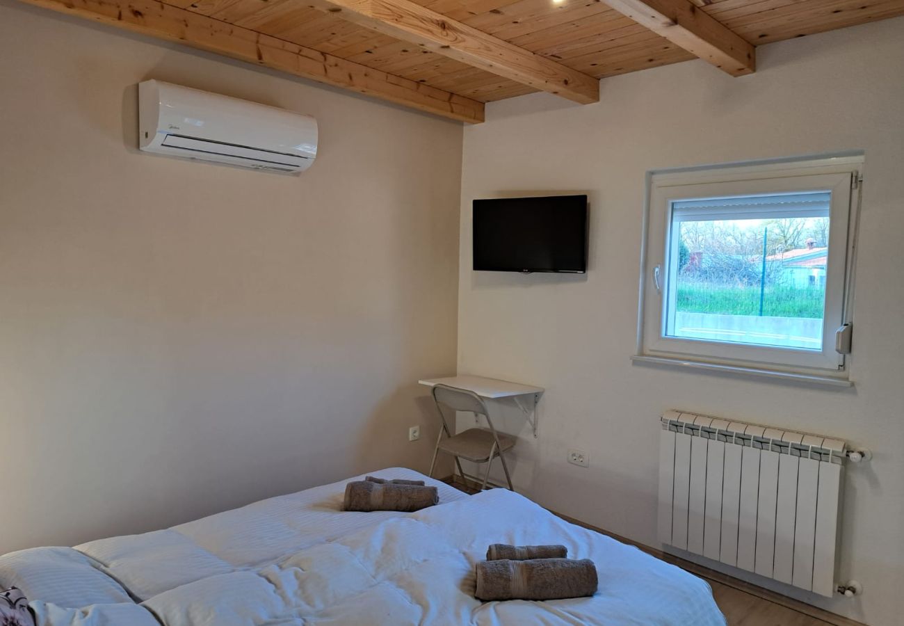 Villa in Nova Vas - Villa Jacky 2 near Poreč for 4 persons with 32 m2 private pool - pet friendly