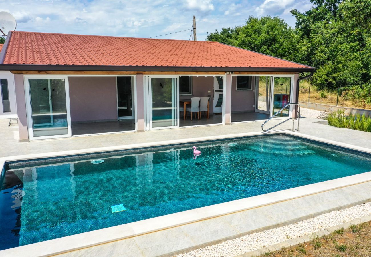 Villa in Nova Vas - Villa Jacky 2 near Poreč for 4 persons with 32 m2 private pool - pet friendly