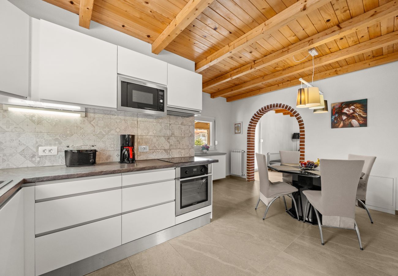 Villa in Nova Vas - Villa Jacky 2 near Poreč for 4 persons with 32 m2 private pool - pet friendly