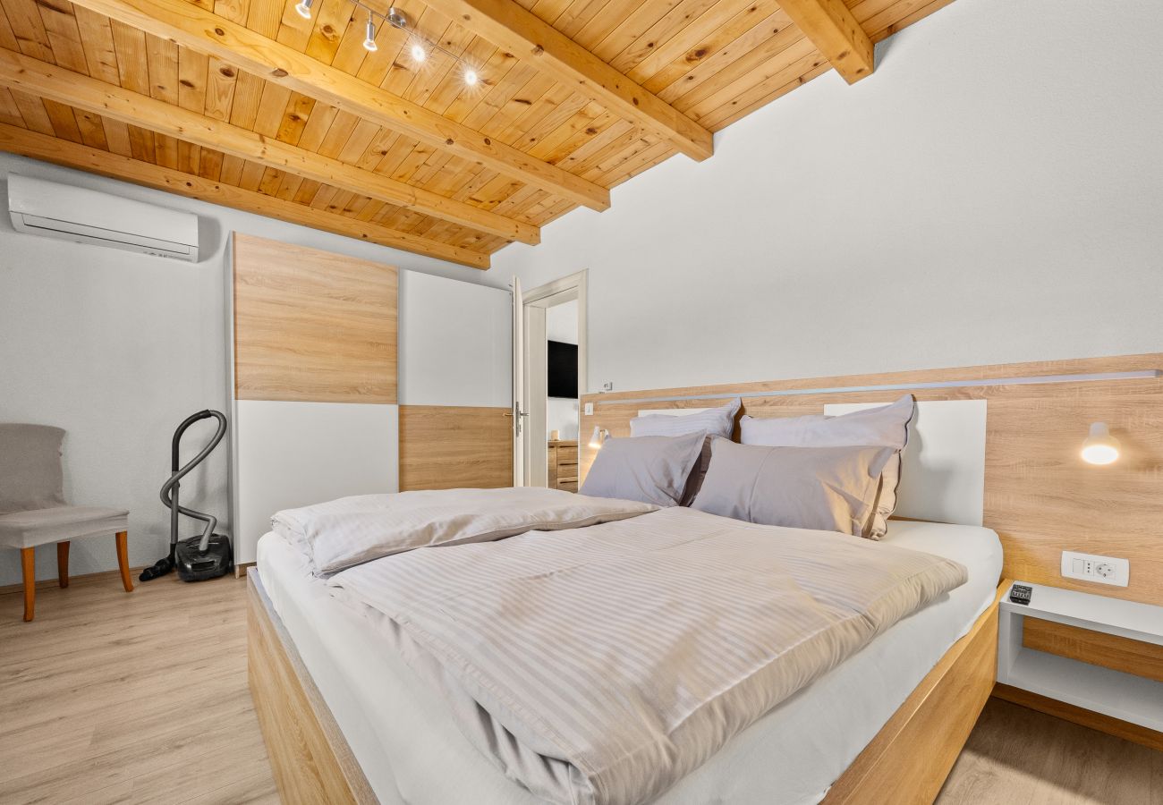 Villa in Nova Vas - Villa Jacky 2 near Poreč for 4 persons with 32 m2 private pool - pet friendly