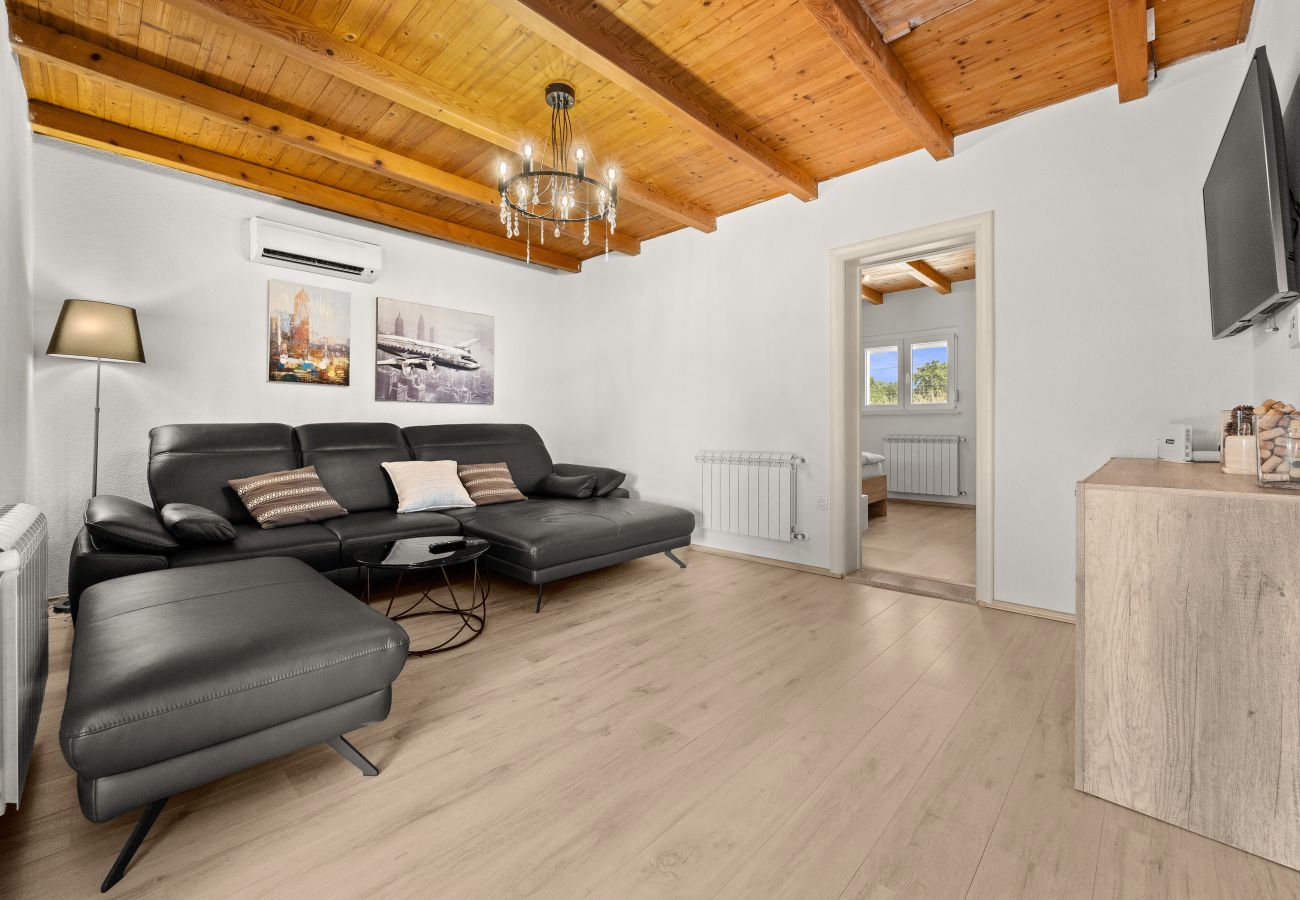 Villa in Nova Vas - Villa Jacky 2 near Poreč for 4 persons with 32 m2 private pool - pet friendly