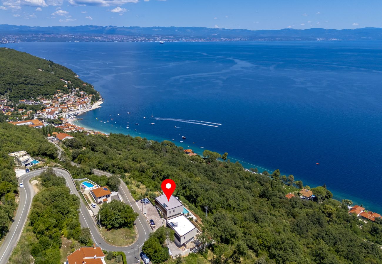 Villa in Mošcenicka Draga - Luxury Villa Ella near Opatija for 6 persons with private 36 m2 heated pool & beautiful sea view