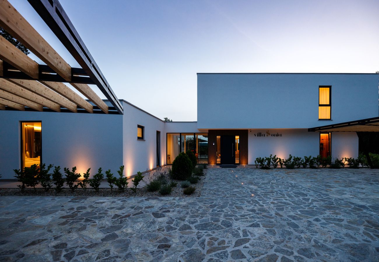 Villa in Vrecari - Villa Sonia near Labin - Rabac for 8 persons with 40 m2 heated pool, wellness & kids playground