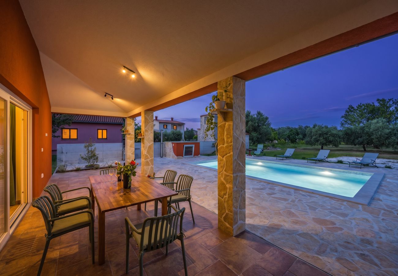 Villa in Šišan - Villa Martha Sisan near Pula for 6 persons with 30 m2 private pool - 3 km from the beach