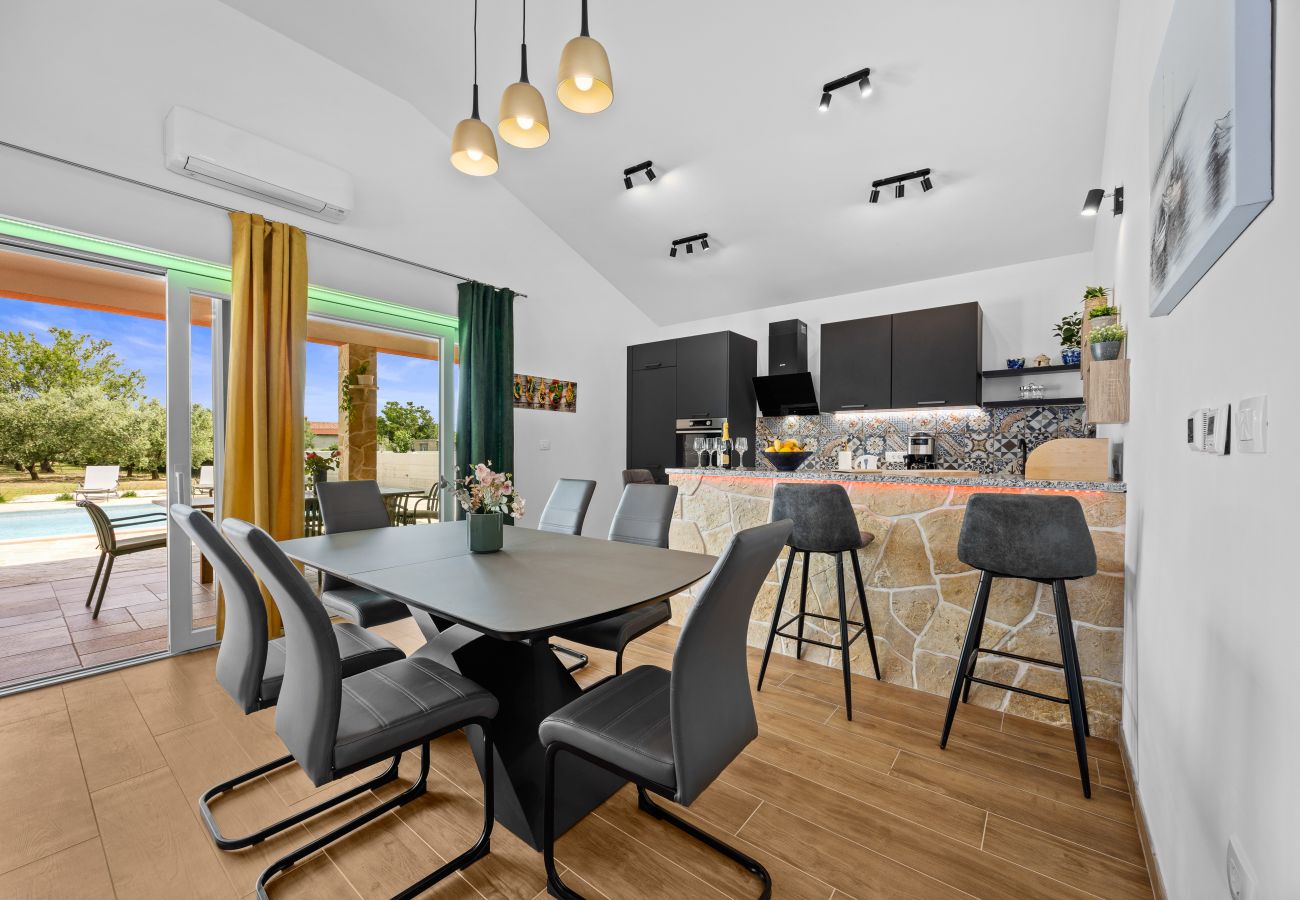 Villa in Šišan - Villa Martha Sisan near Pula for 6 persons with 30 m2 private pool - 3 km from the beach