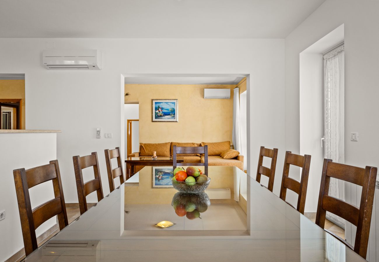 Villa in Gajana - Villa Oliva near Pula for 9 persons with private pool, sea view & beautiful outside area - 3 km from beach