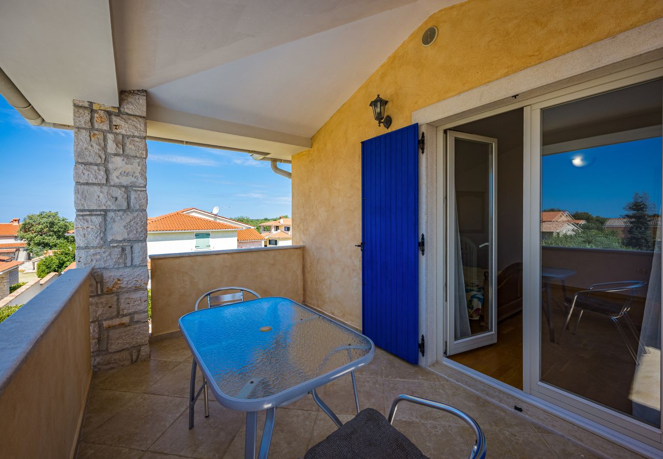 Villa in Gajana - Villa Oliva near Pula for 9 persons with private pool, sea view & beautiful outside area - 3 km from beach
