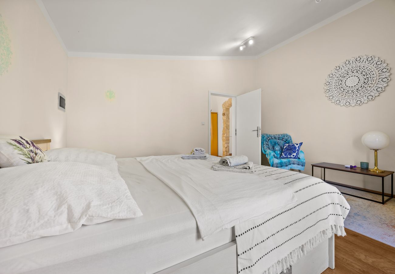Villa in Vodnjan - Majmajola Garden Villa for 14 persons near Pula with kids playground, sauna & large garden