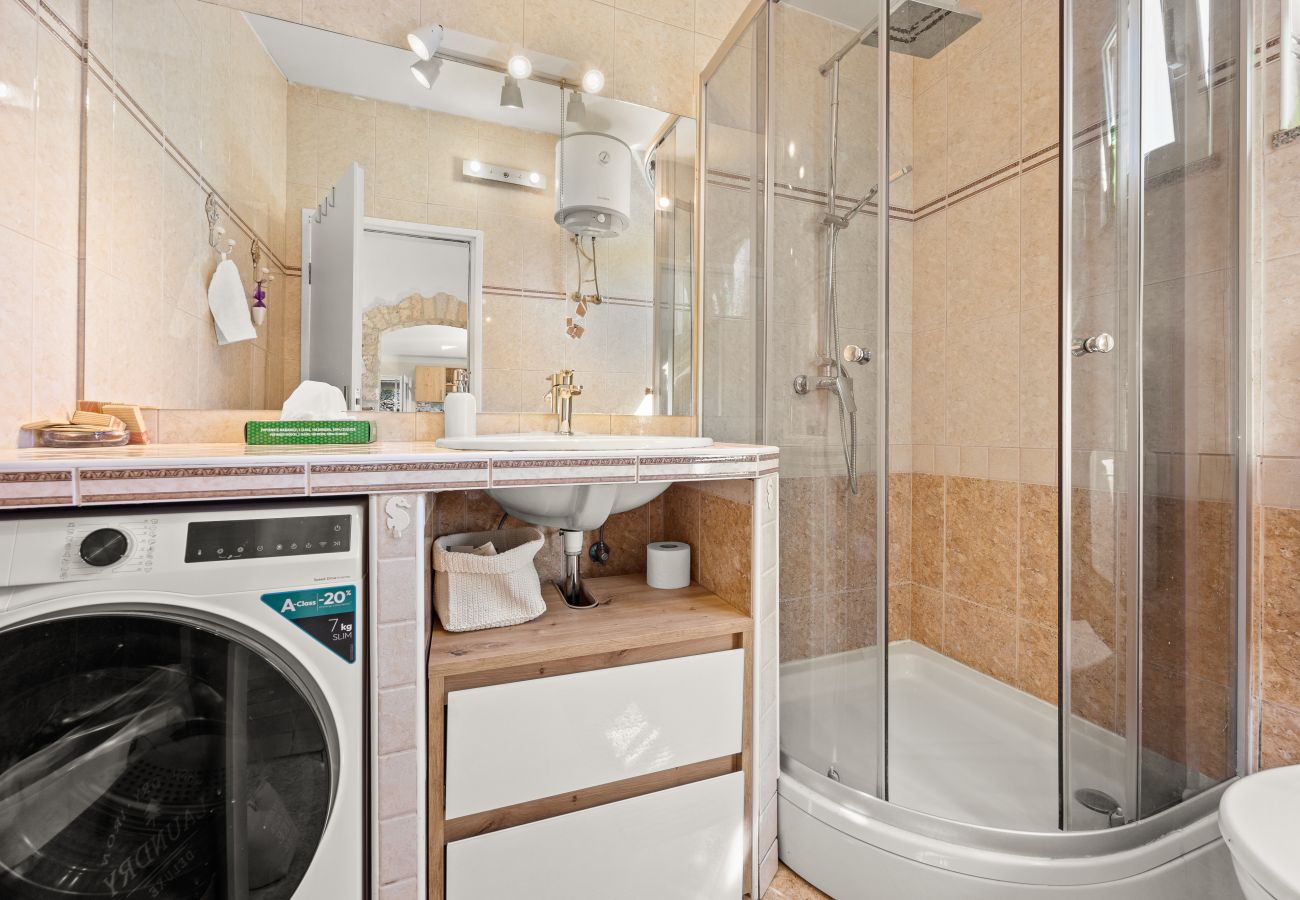 Villa in Vodnjan - Majmajola Garden Villa for 14 persons near Pula with kids playground, sauna & large garden