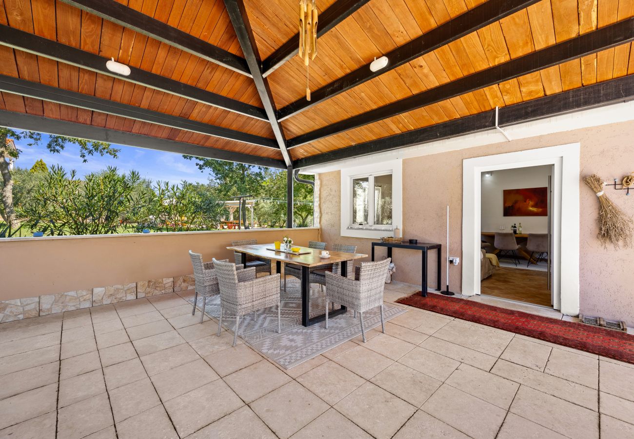 Villa in Vodnjan - Majmajola Garden Villa for 14 persons near Pula with kids playground, sauna & large garden
