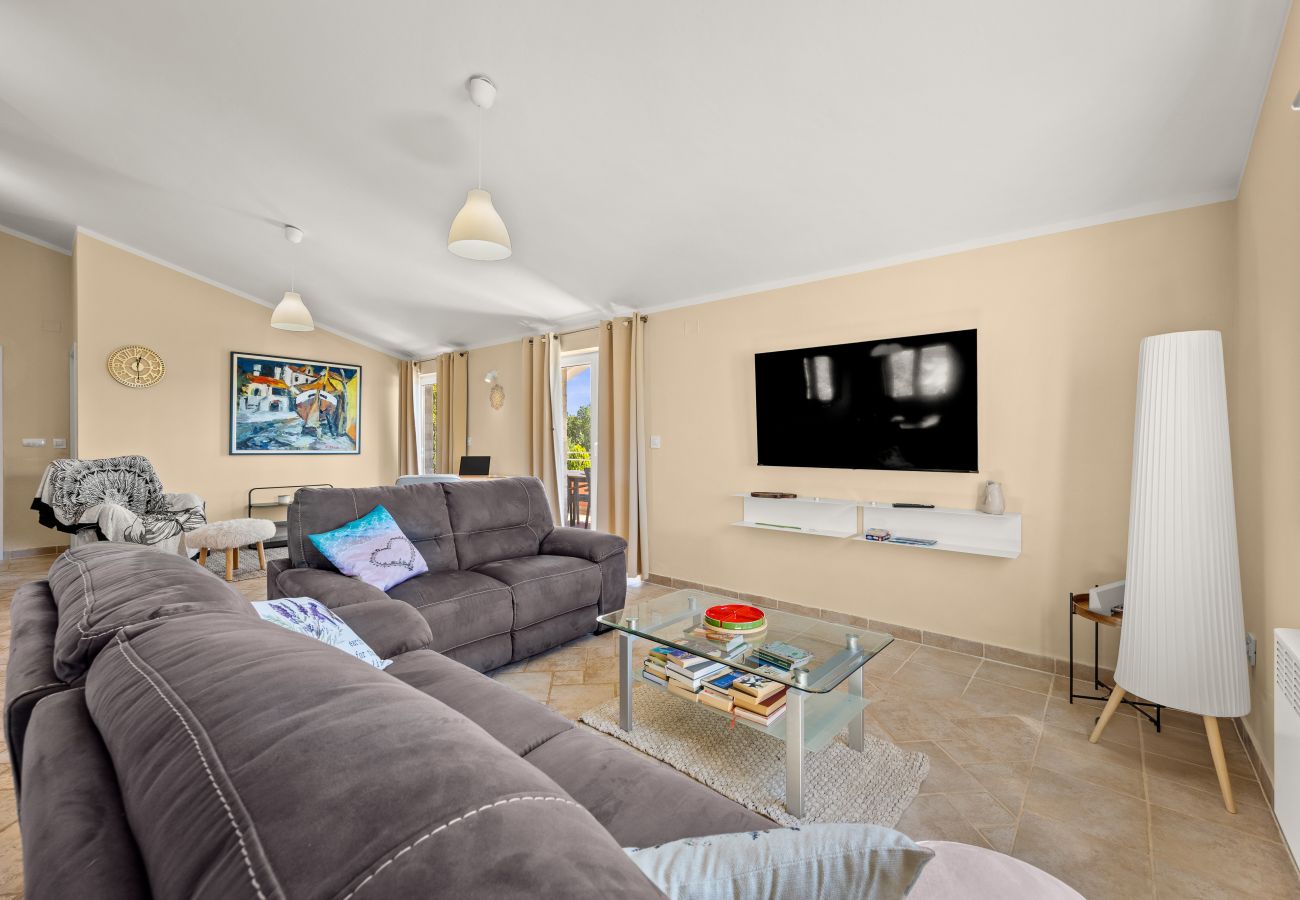 Villa in Vodnjan - Majmajola Garden Villa for 14 persons near Pula with kids playground, sauna & large garden