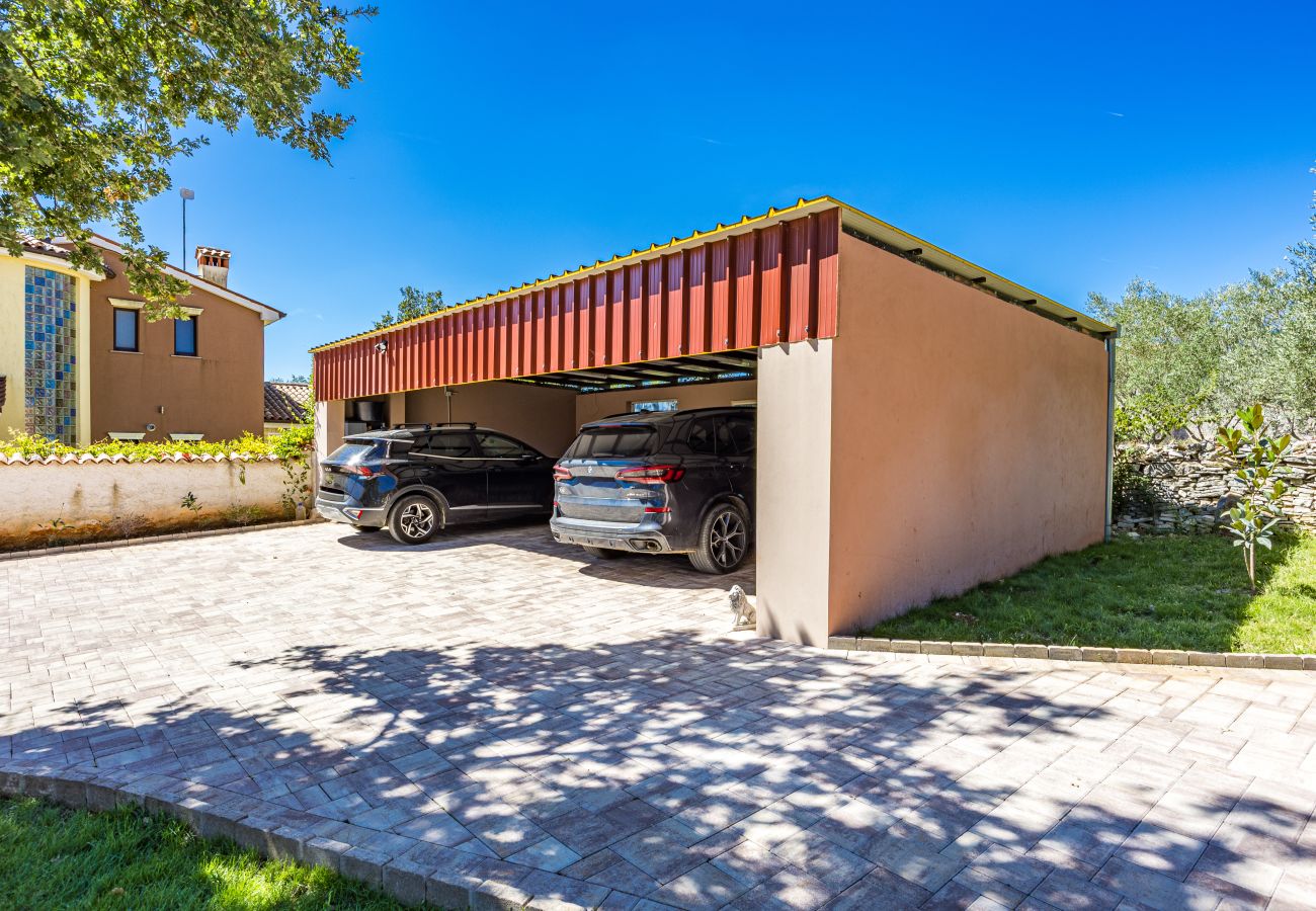 Villa in Vodnjan - Majmajola Garden Villa for 14 persons near Pula with kids playground, sauna & large garden
