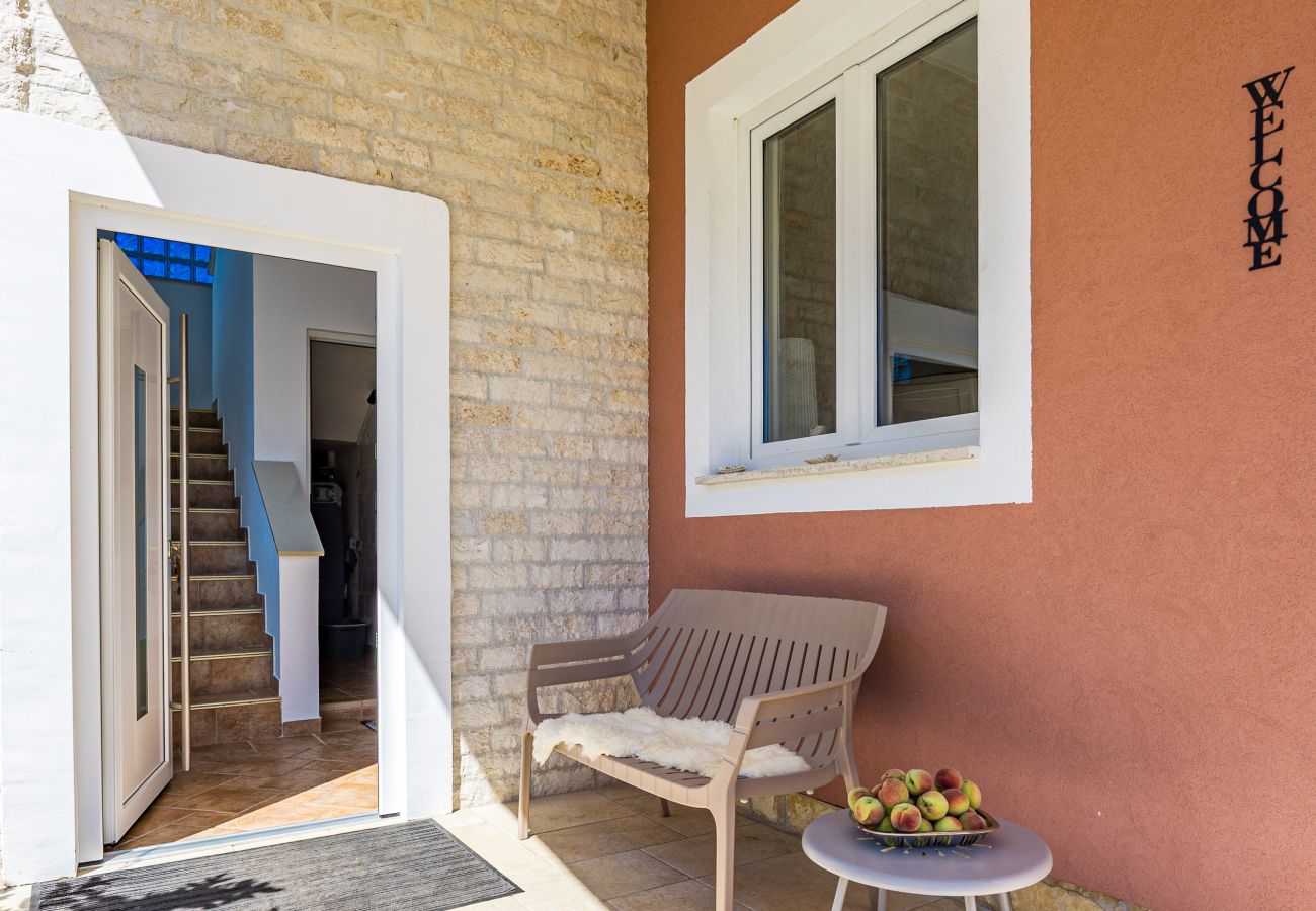 Villa in Vodnjan - Majmajola Garden Villa for 14 persons near Pula with kids playground, sauna & large garden