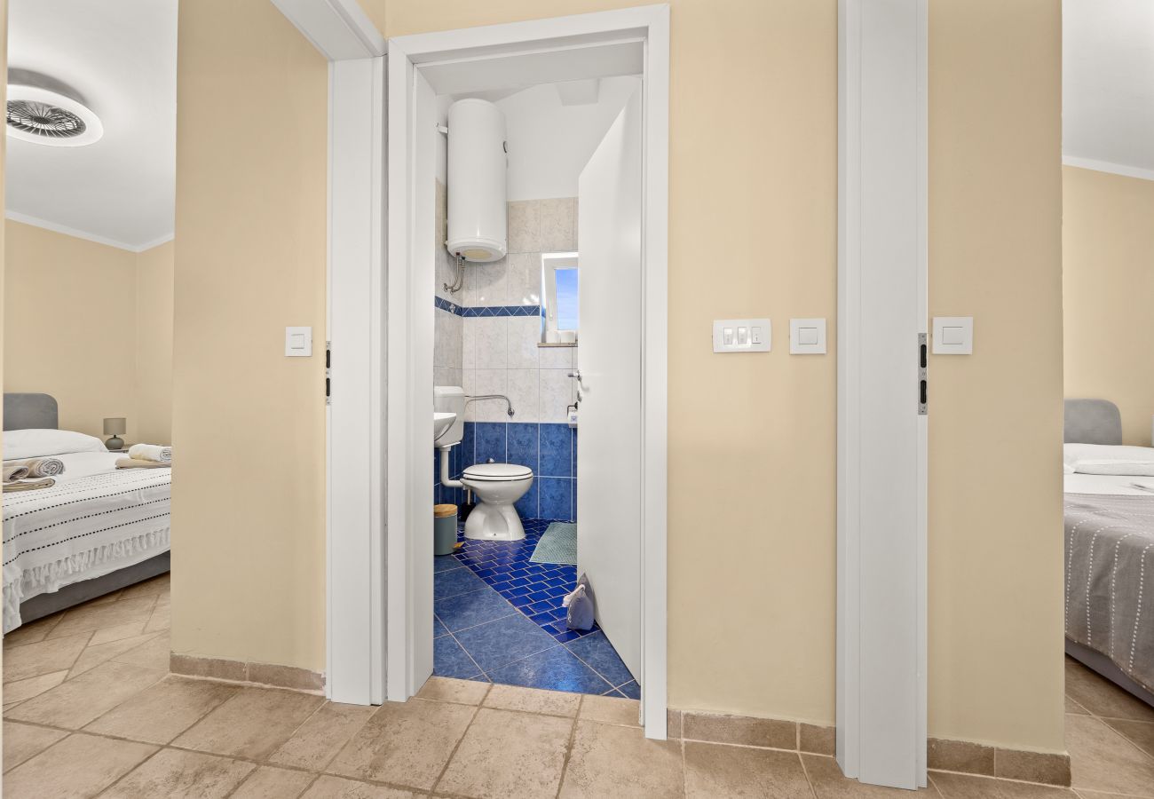 Villa in Vodnjan - Majmajola Garden Villa for 14 persons near Pula with kids playground, sauna & large garden