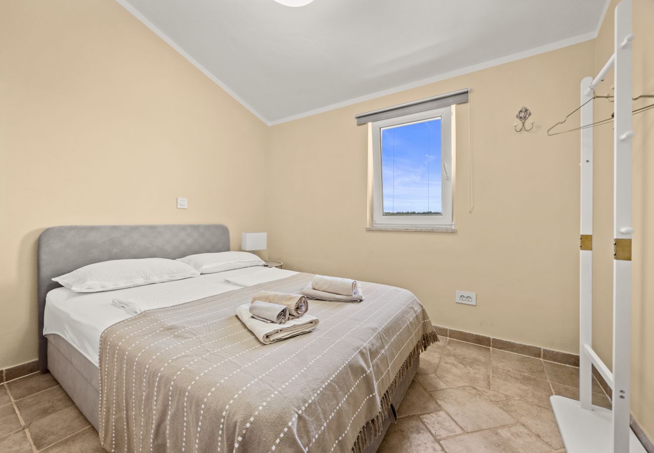 Villa in Vodnjan - Majmajola Garden Villa for 14 persons near Pula with kids playground, sauna & large garden