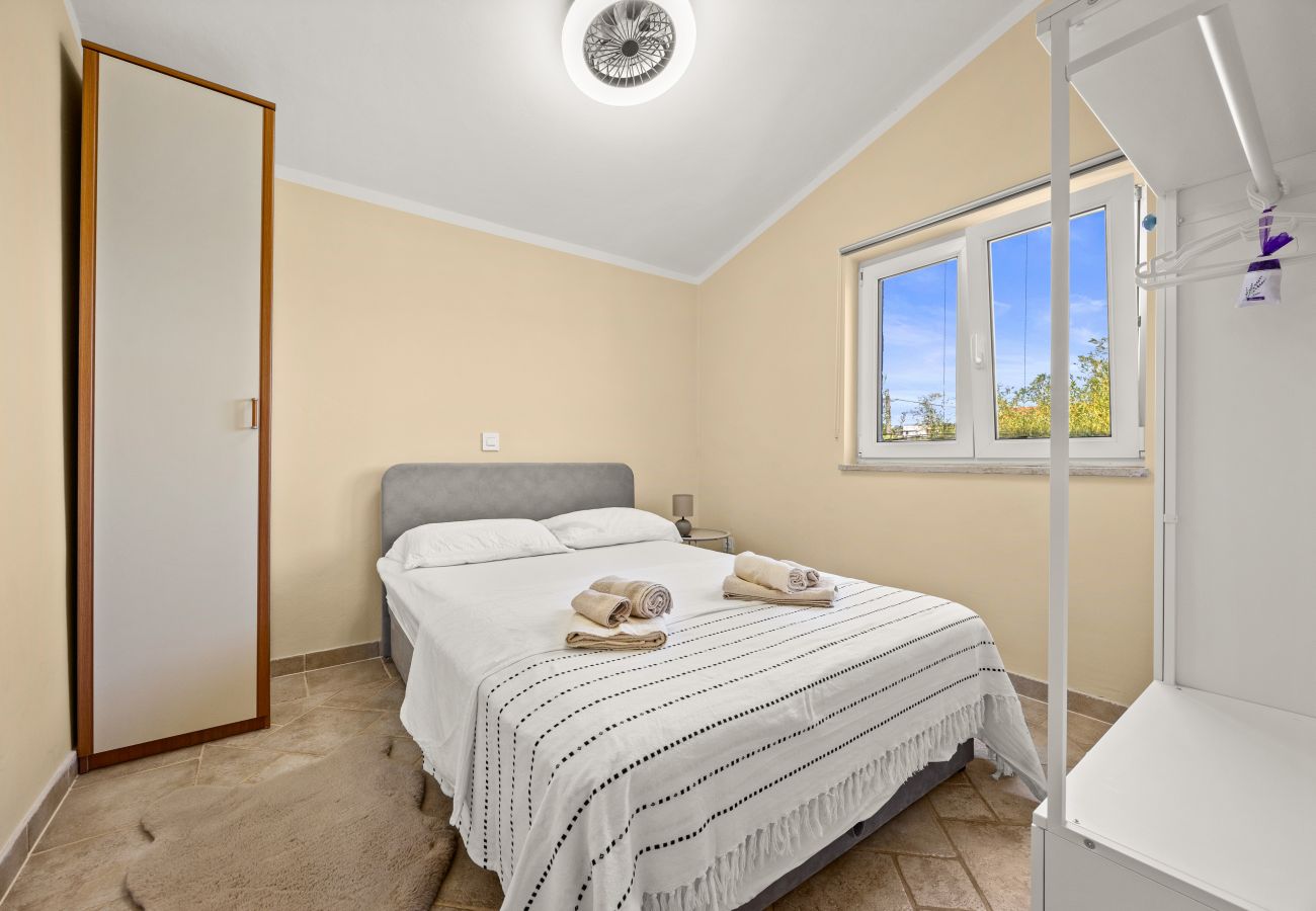 Villa in Vodnjan - Majmajola Garden Villa for 14 persons near Pula with kids playground, sauna & large garden