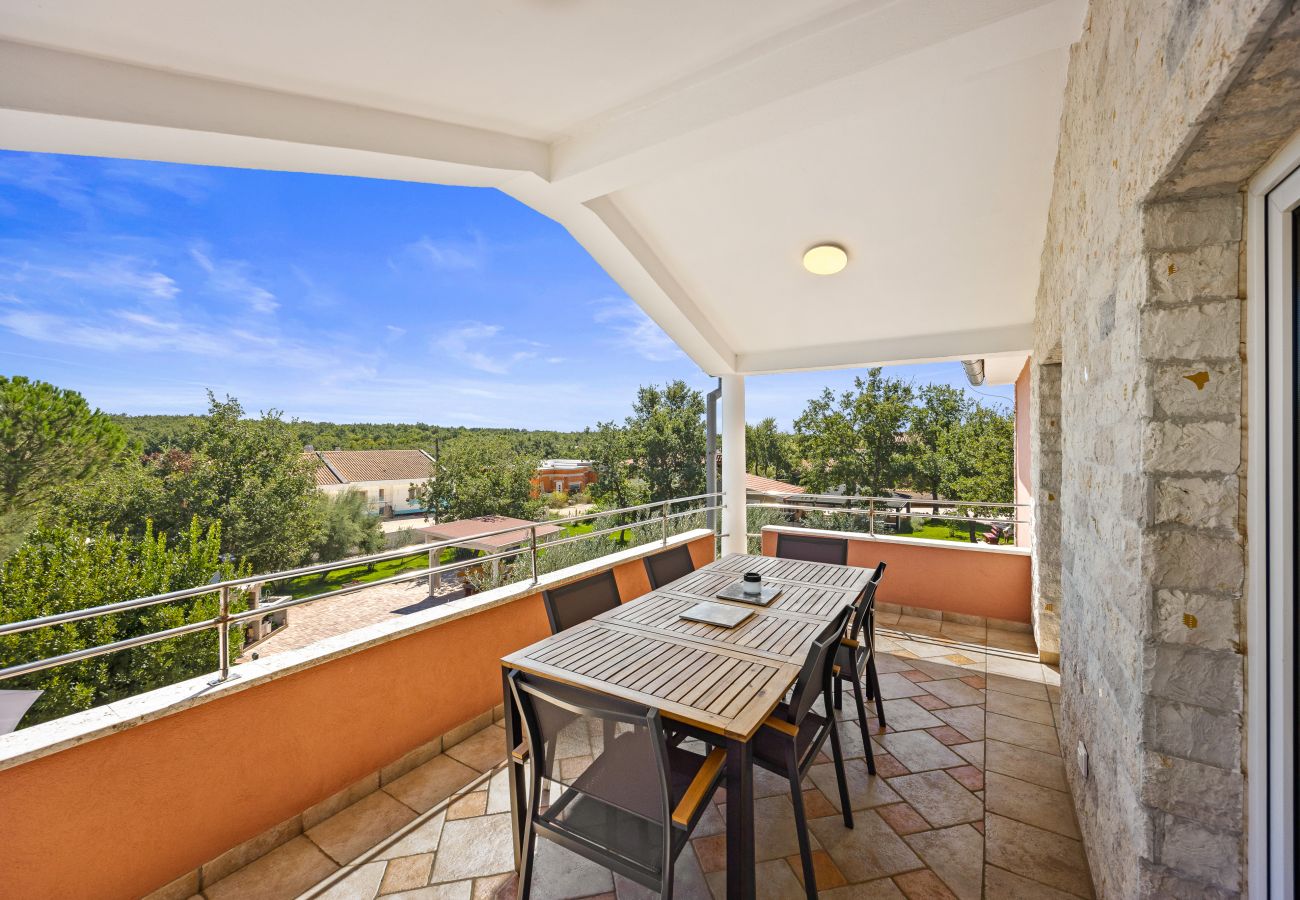 Villa in Vodnjan - Majmajola Garden Villa for 14 persons near Pula with kids playground, sauna & large garden