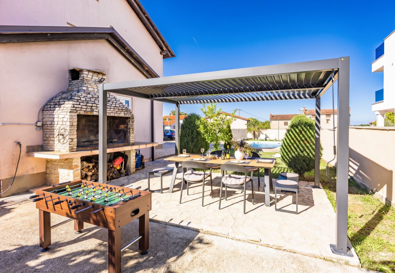 Villa in Peroj - Villa Almare for 10 persons near Fažana with private pool, sea view, kids playground & 900 meters from beach