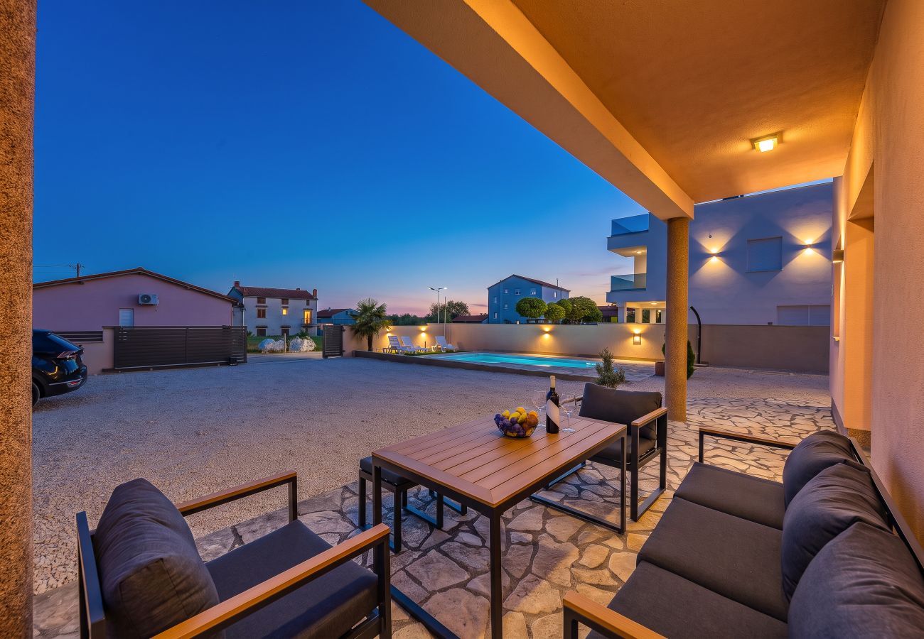 Villa in Peroj - Villa Almare for 10 persons near Fažana with private pool, sea view, kids playground & 900 meters from beach