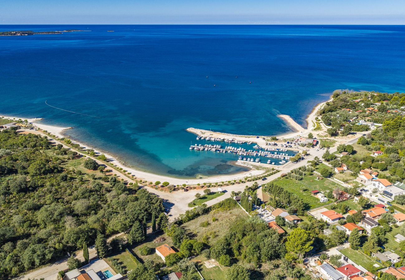 Villa in Peroj - Villa Almare for 10 persons near Fažana with private pool, sea view, kids playground & 900 meters from beach