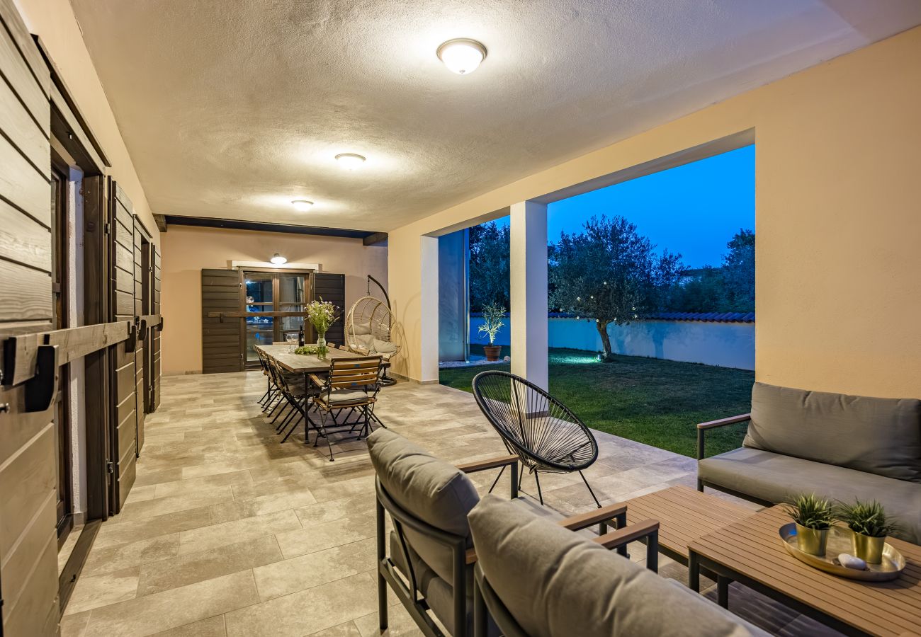 Вилла на Sveti Kirin - Villa Cirka in Central Istria for 12+2 persons with a 36 m2 heated pool, gaming & activities for kids and adults