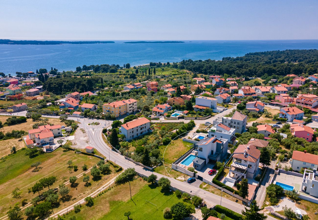 Вилла на Fažana - Villa Bellatrix in Fažana with beach front and sea view