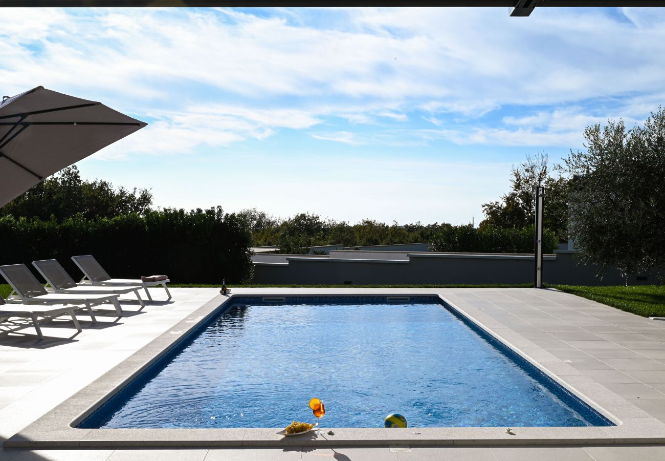 Вилла на Juršici - Villa EmMa Istria in Central Istria with sea view, pool heating and underfloor heating