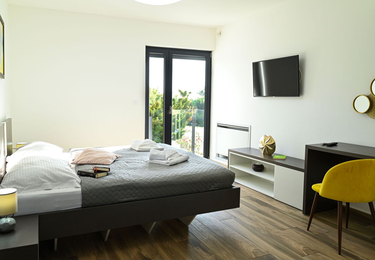 Вилла на Juršici - Villa EmMa Istria in Central Istria with sea view, pool heating and underfloor heating