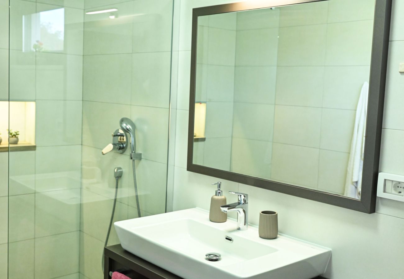 Вилла на Juršici - Villa EmMa Istria in Central Istria with sea view, pool heating and underfloor heating