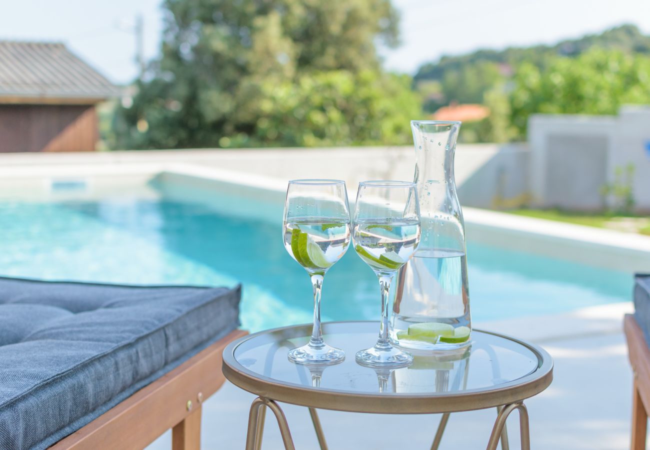 Вилла на Vintijan - Villa Hana near Pula with private 32 m2 pool & only 2 km from the beach