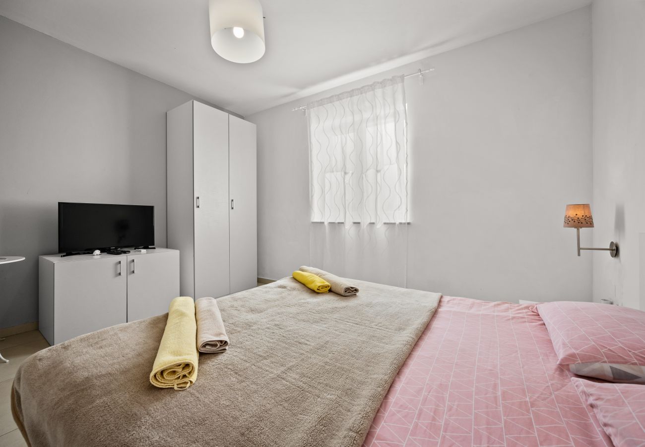 Вилла на Mužini - Villa Martha in Central Istria with private pool - wellness / table tennis for 12 persons