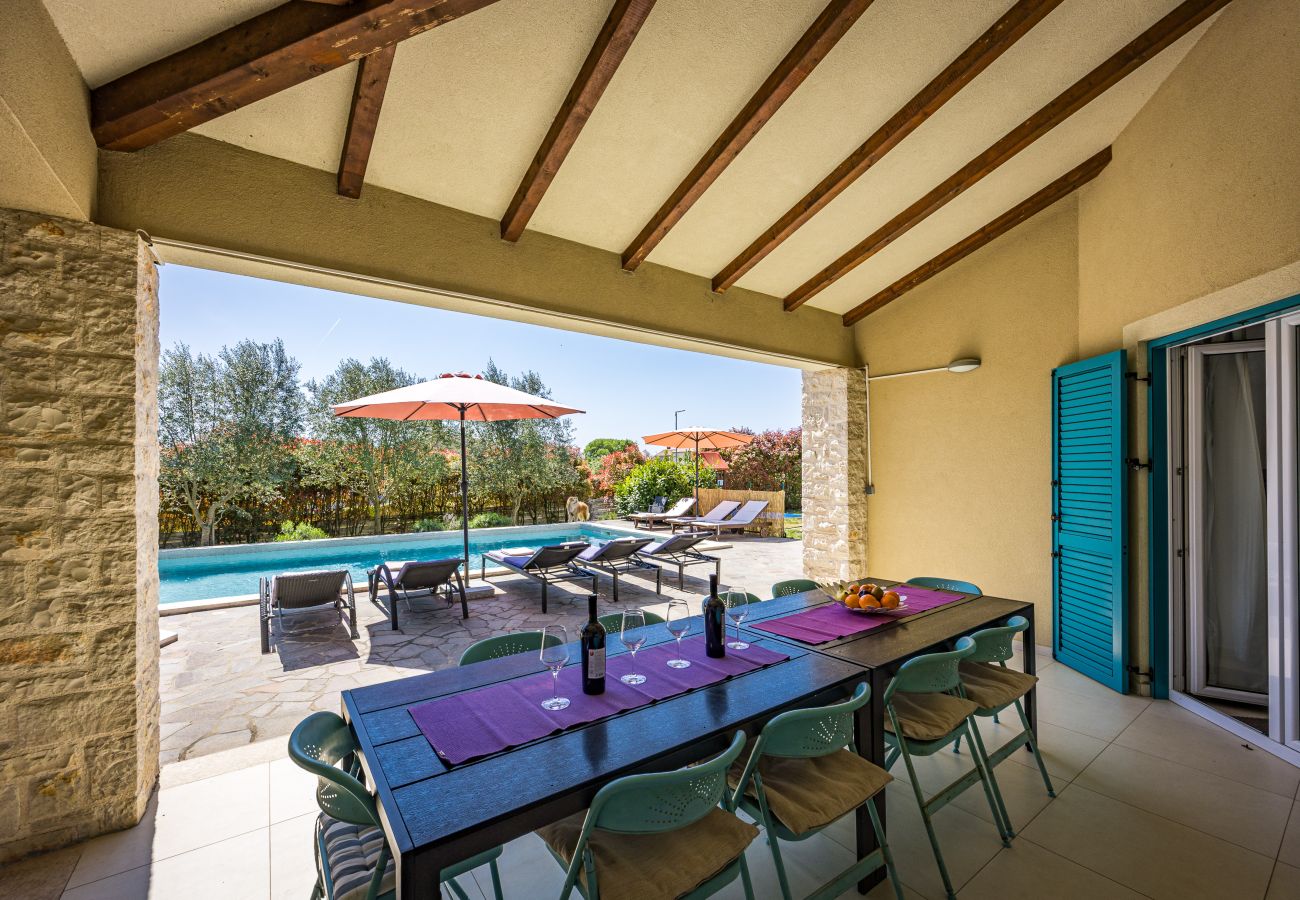 Вилла на Mužini - Villa Martha in Central Istria with private pool - wellness / table tennis for 12 persons