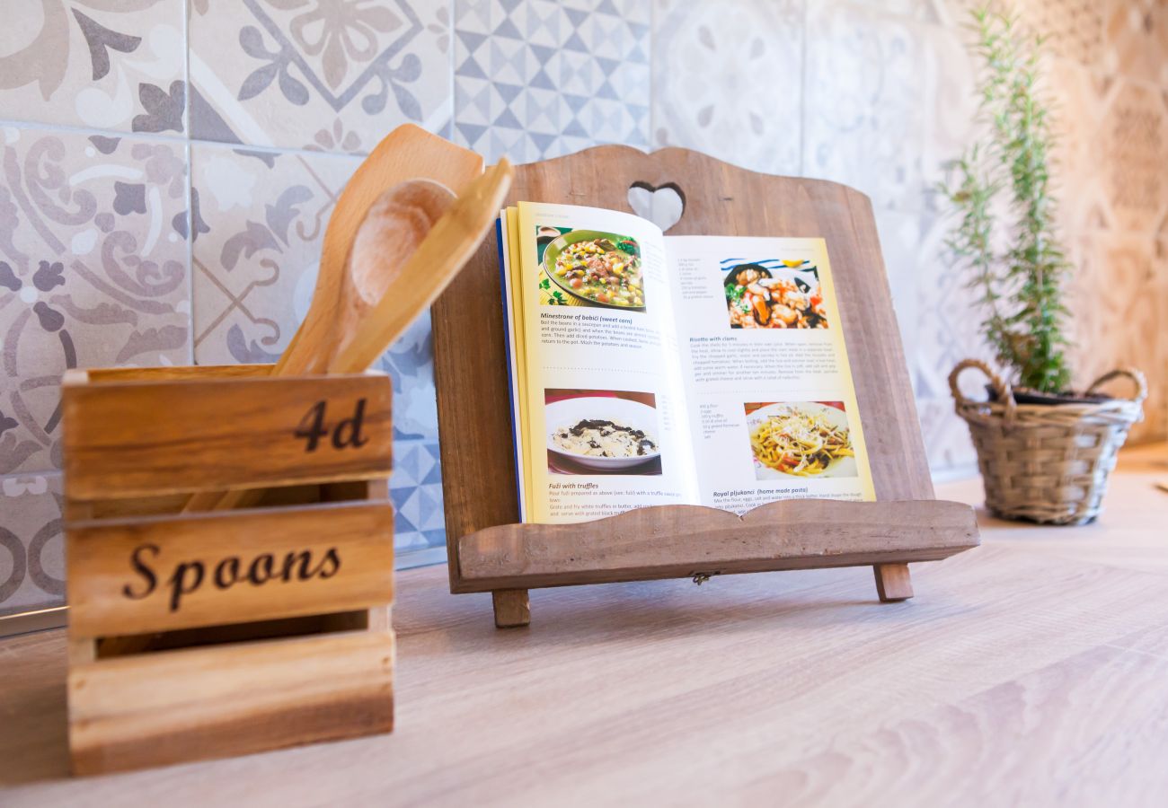 Вилла на Tinjan - Villa Roza in Central Istria with whirlpool and playground for kids - pet friendly  