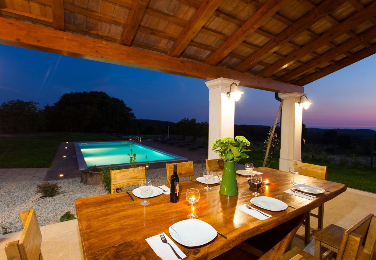 Вилла на Tinjan - Villa Roza in Central Istria with whirlpool and playground for kids - pet friendly  