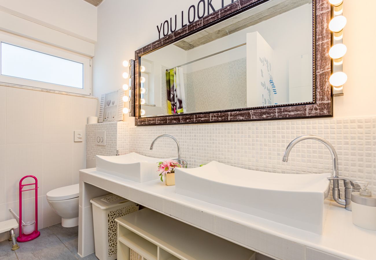 Вилла на Krnica - Villa Windrose for 8 persons near Pula with large garden