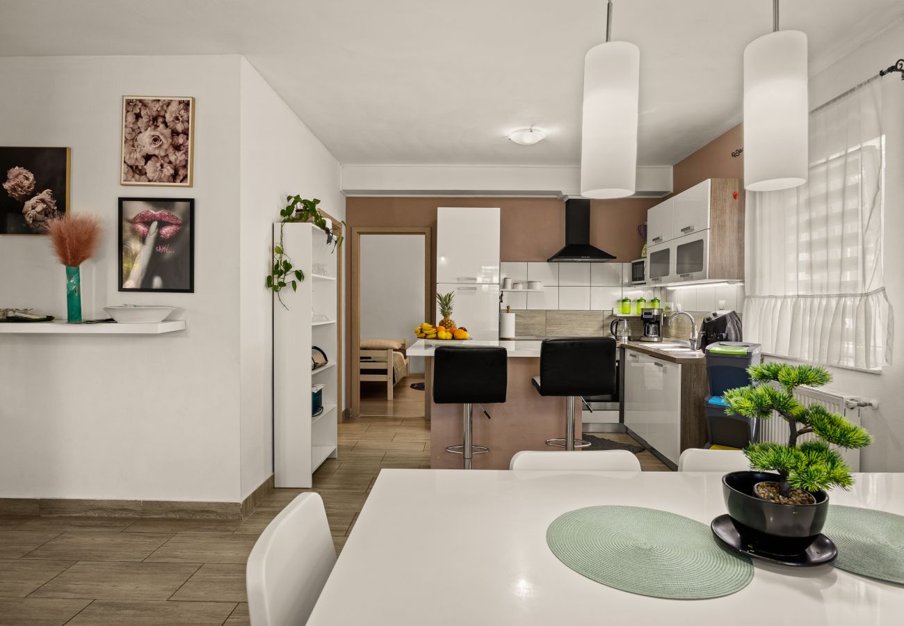 Вилла на Oprtalj - Casa Sara and Sasha near Motovun with private pool - pet friendly truffle paradise