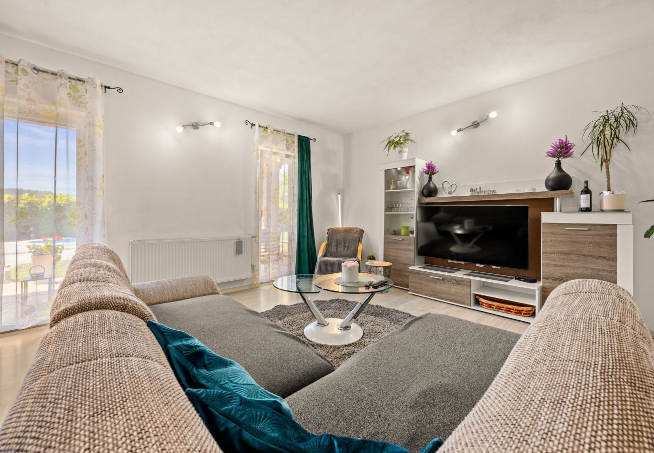 Вилла на Oprtalj - Casa Sara and Sasha near Motovun with private pool - pet friendly truffle paradise