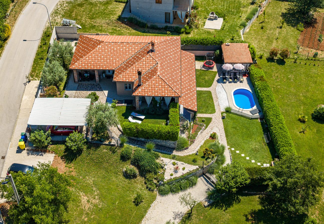 Вилла на Oprtalj - Casa Sara and Sasha near Motovun with private pool - pet friendly truffle paradise