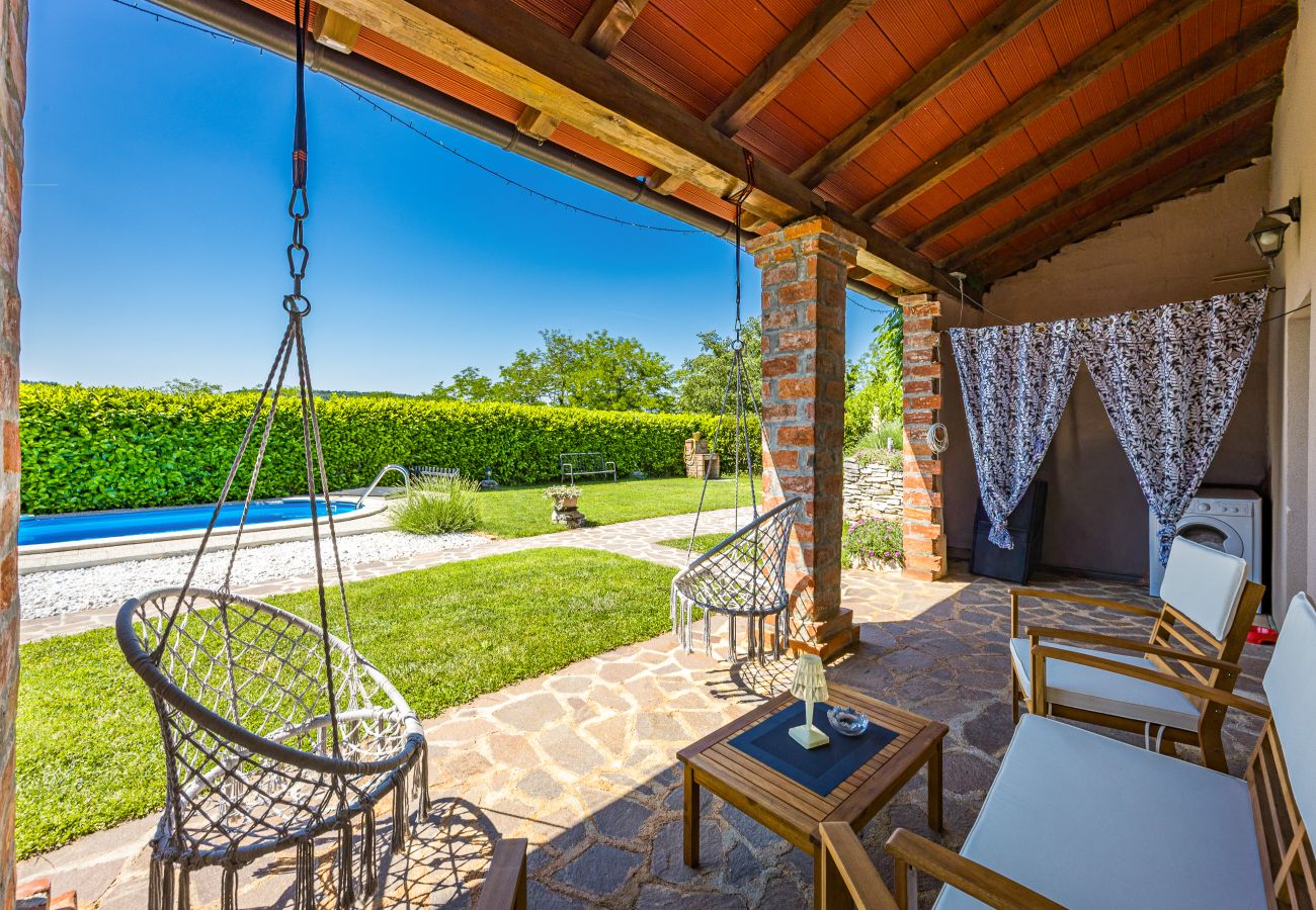Вилла на Oprtalj - Casa Sara and Sasha near Motovun with private pool - pet friendly truffle paradise
