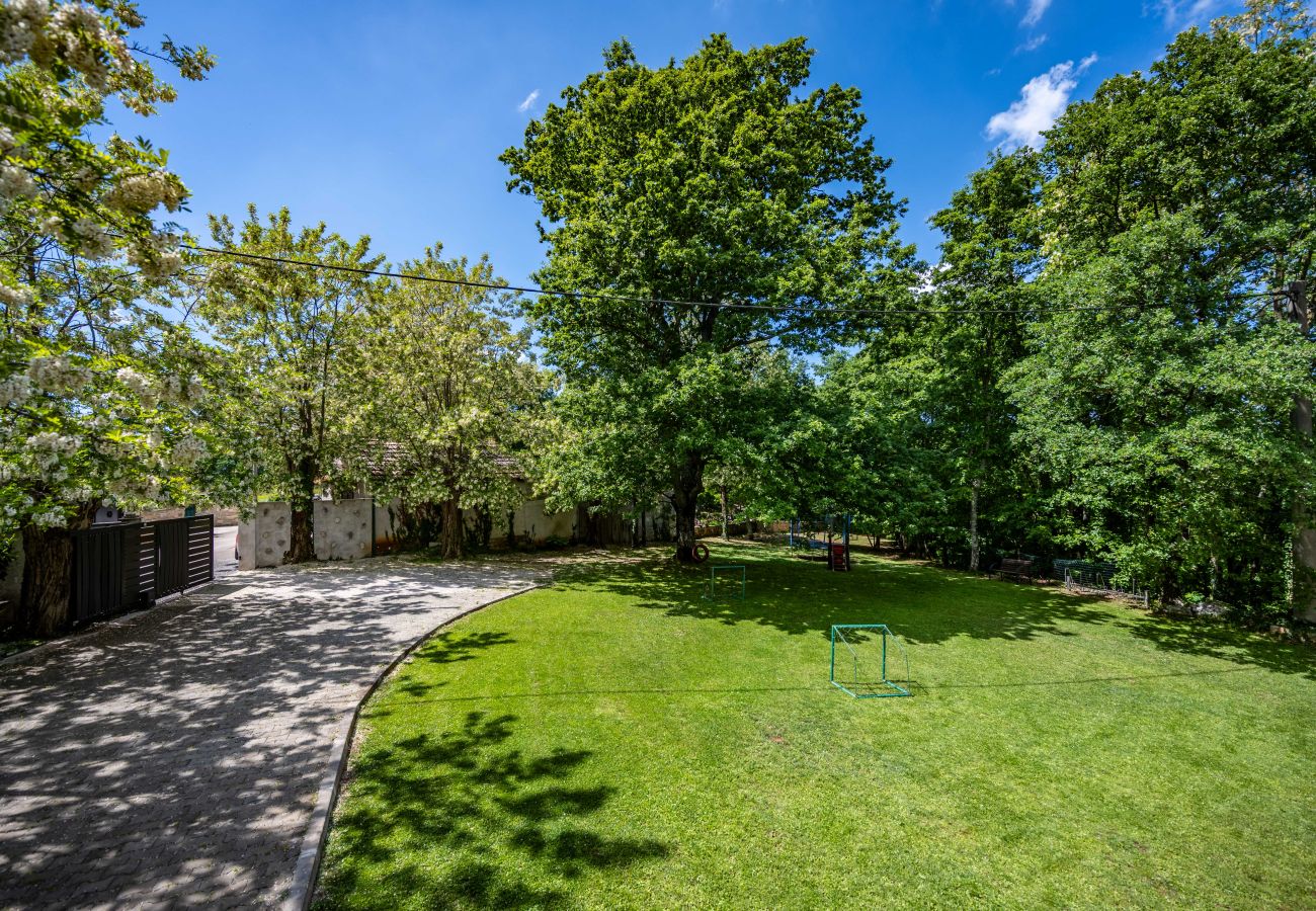 Вилла на Svetvincenat - Villa Ferlini in Central Istria with private 10000 m2 garden, wellness & family activities on plot