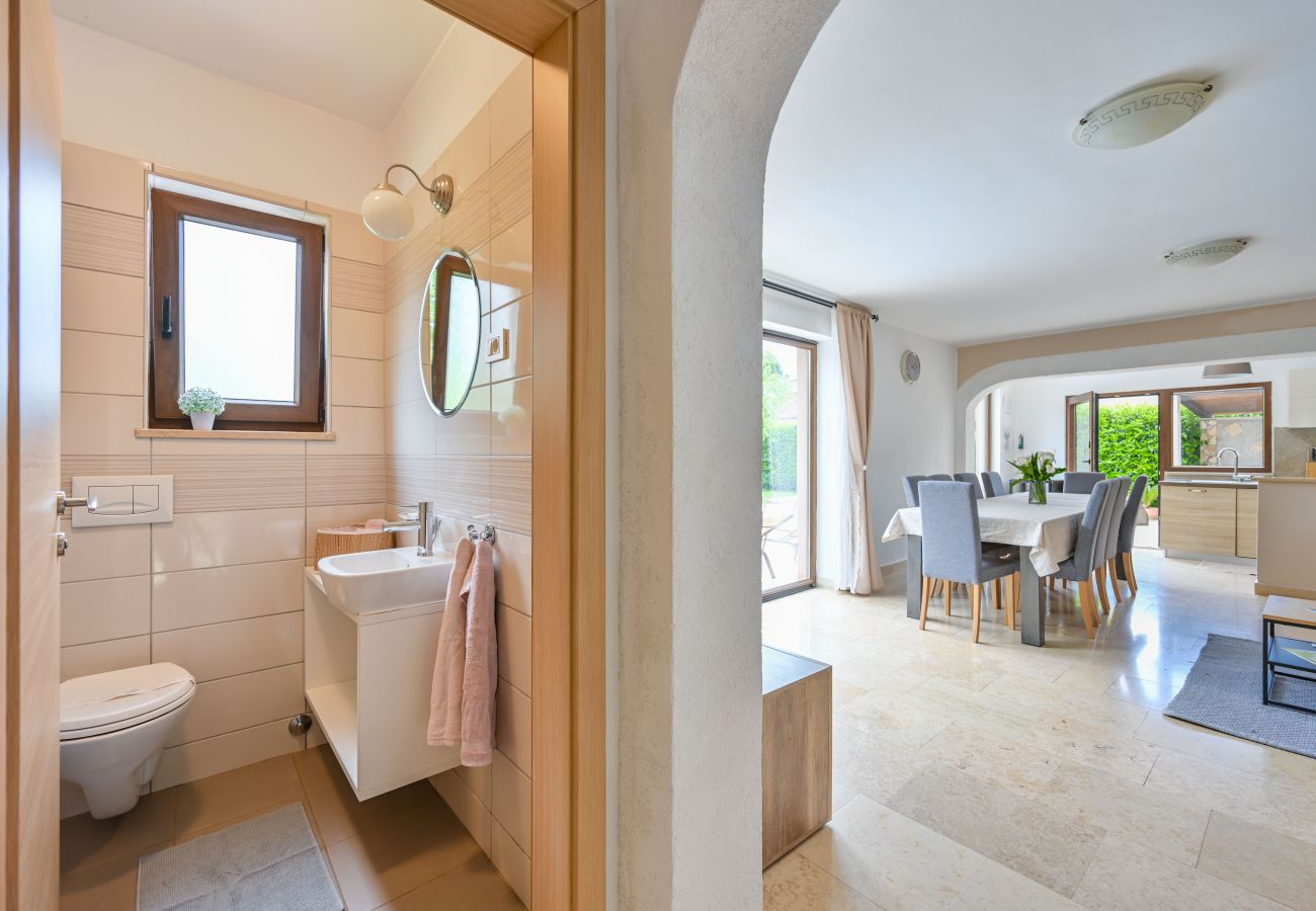 Вилла на Svetvincenat - Villa Ferlini in Central Istria with private 10000 m2 garden, wellness & family activities on plot